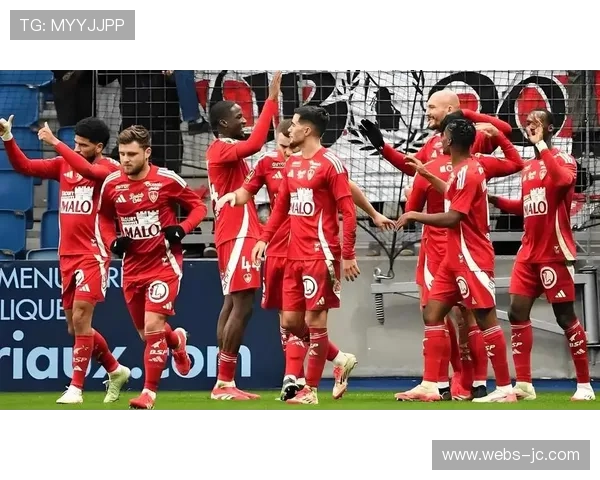 朗斯2-1逆转布雷斯特，结束连败重回争冠轨道